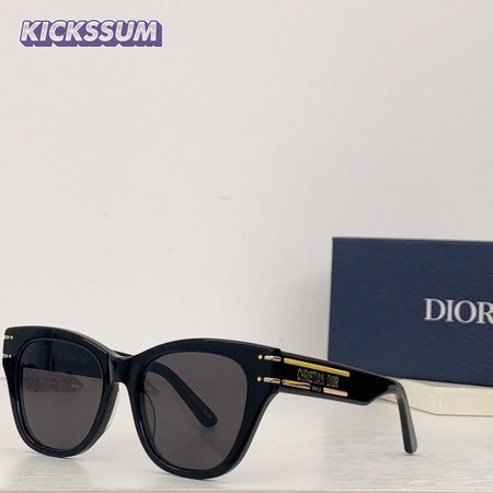 Prada Symbole SPR17W