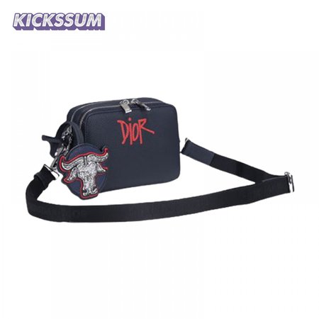 Dior Pouch With Shoulder Strap - DBB006