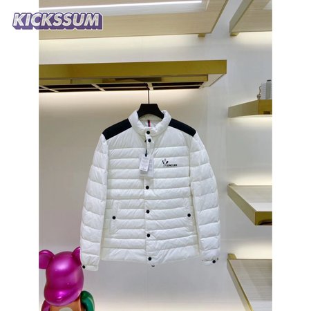 Moncler 2020 Down Jacket MC330059