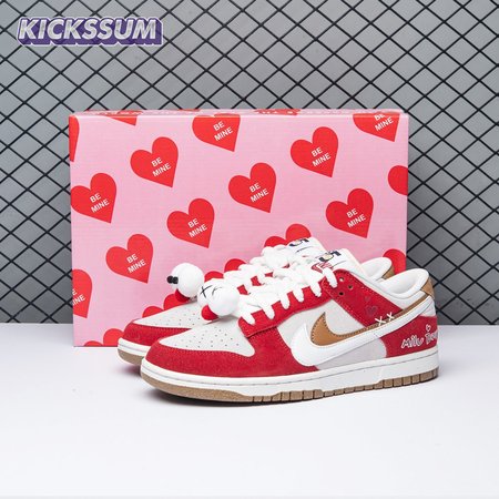 Nike Dunk Low SE Merry Christmas DO9457-112 Unisex